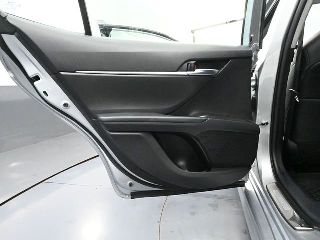 Used 2024 Toyota Camry SE image 33