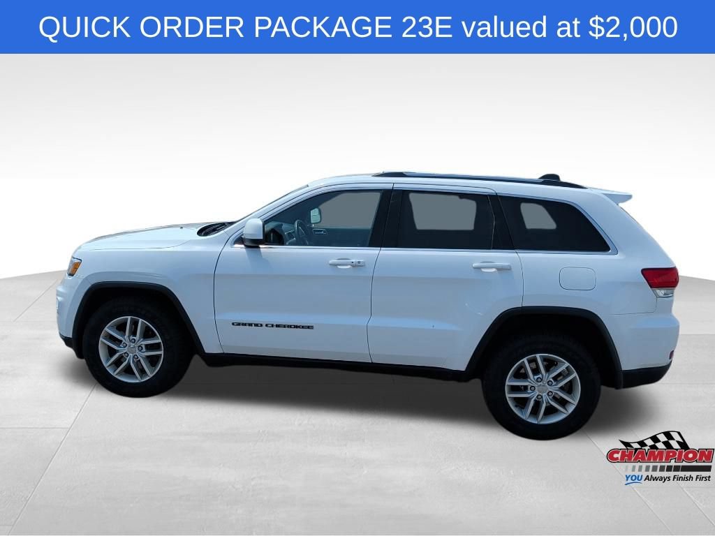 Used 2017 Jeep Grand Cherokee Laredo w/ Quick Order Package 23E AWD/4WD image 2