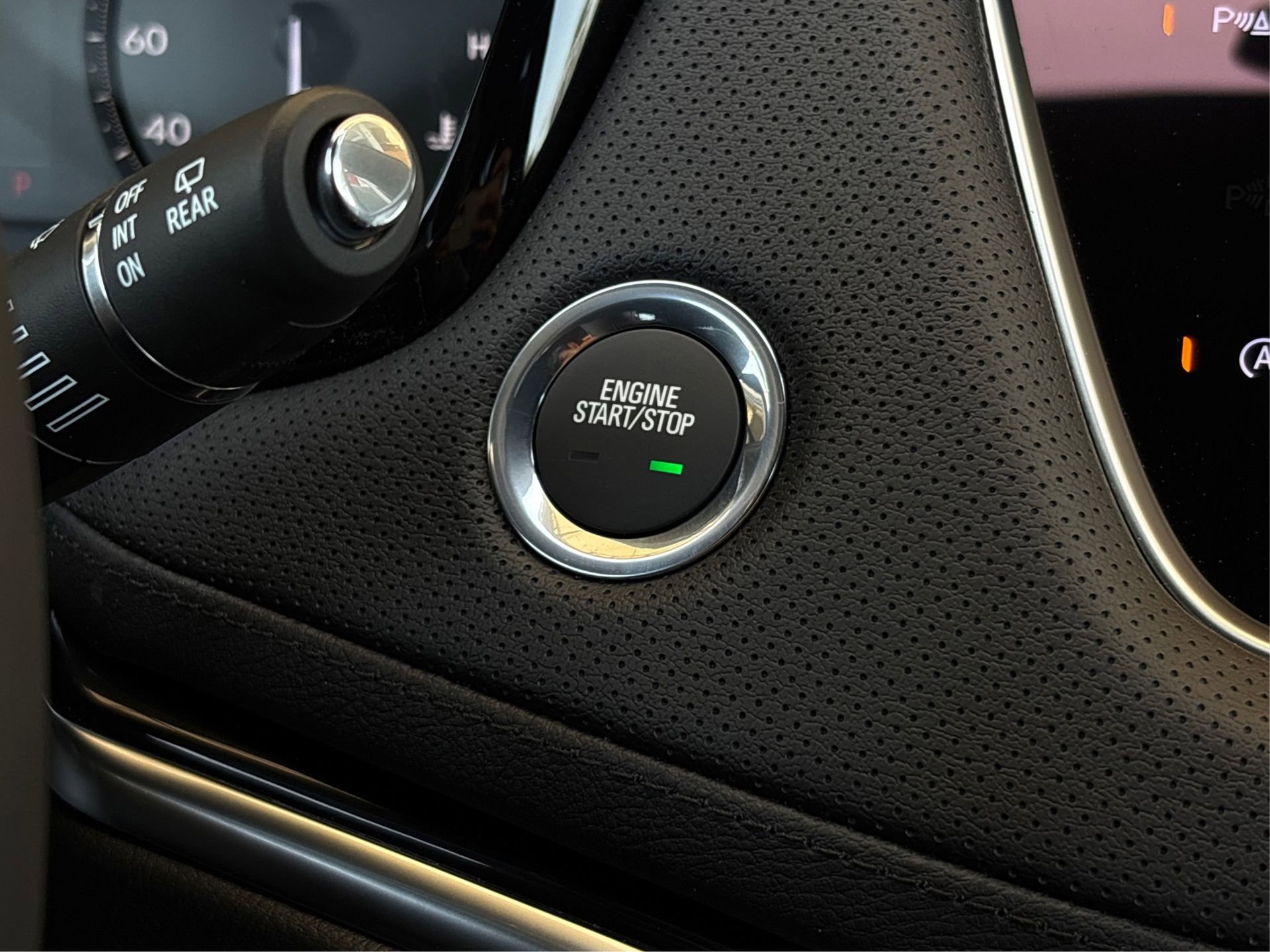 New 2025 Cadillac XT6 Luxury image 27