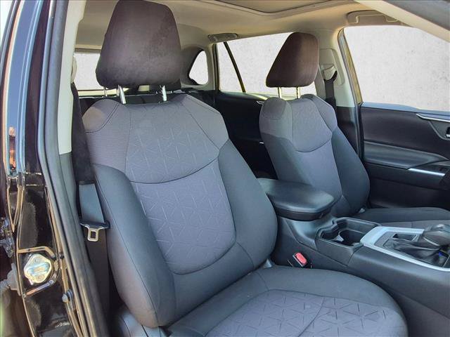 Used 2019 Toyota RAV4 XLE AWD/4WD image 18