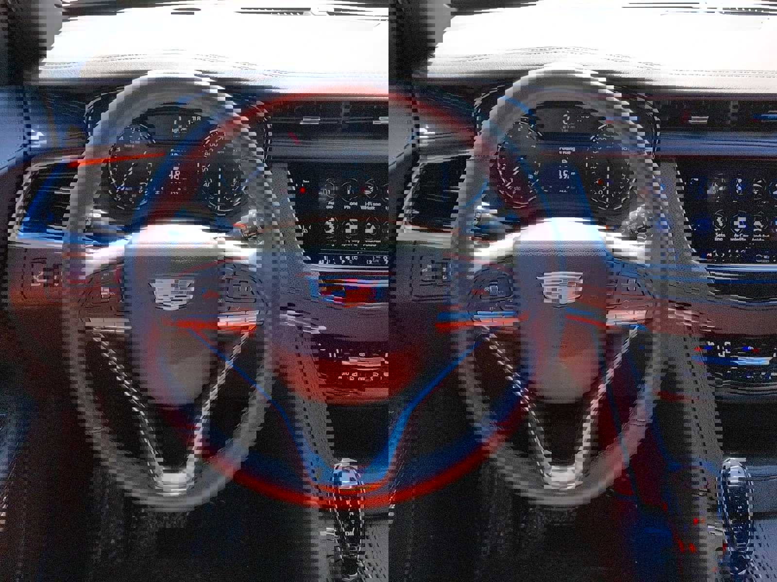 Used 2025 Cadillac XT6 Luxury image 14