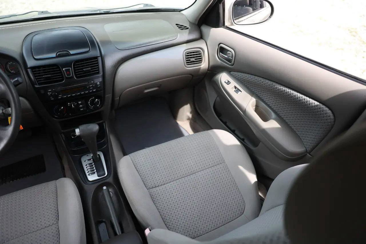Used 2004 Nissan Sentra S FWD image 22