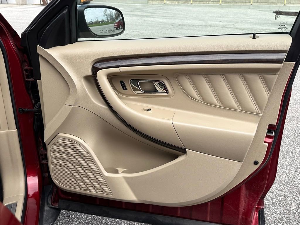 Used 2013 Ford Taurus Limited image 22