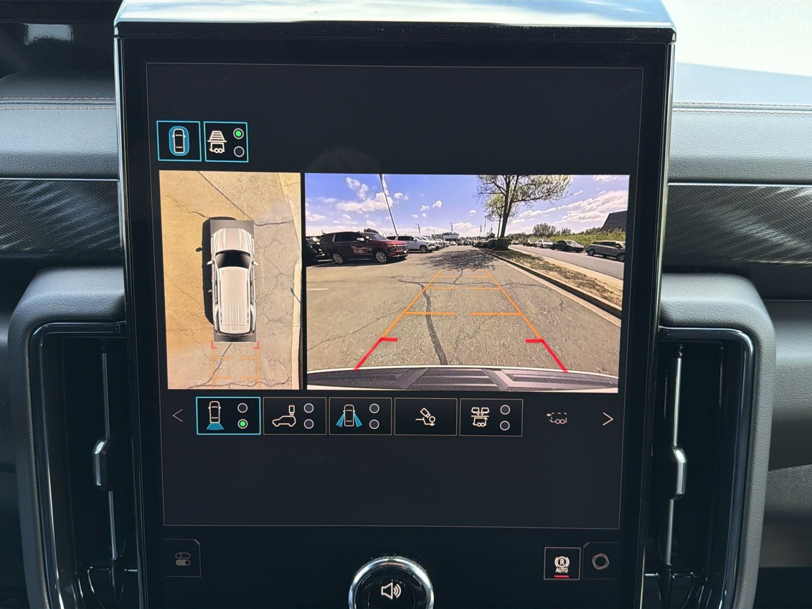 New 2026 GMC Yukon AT4 w/ AT4 Premium Plus Package AWD/4WD image 19