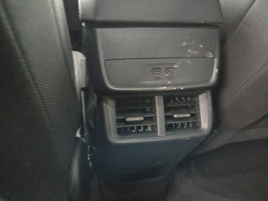 Used 2025 Chevrolet Equinox LT image 27