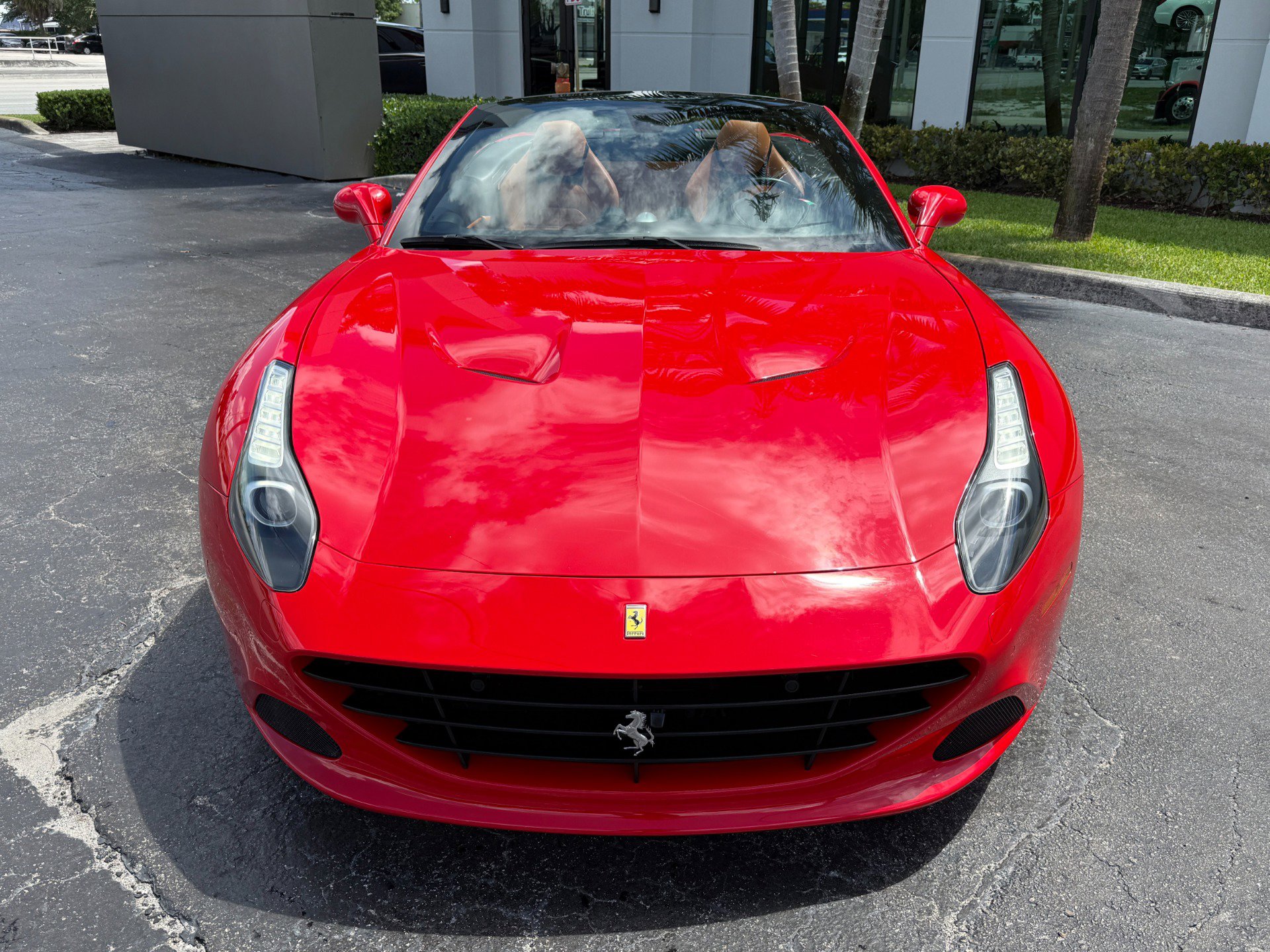 Used 2017 Ferrari California T RWD image 7