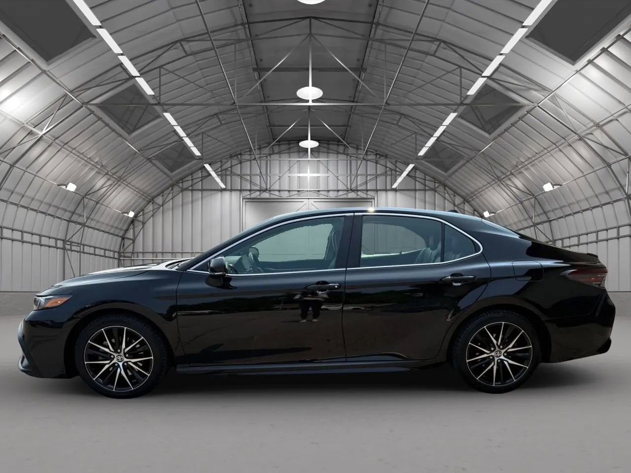 Used 2023 Toyota Camry SE w/ Cold Weather Package image 8