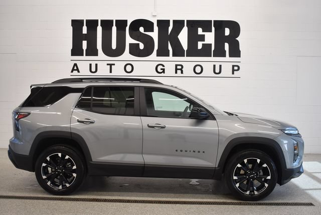 Used 2026 Chevrolet Equinox RS w/ LPO, Floor Liner Package AWD/4WD image 2