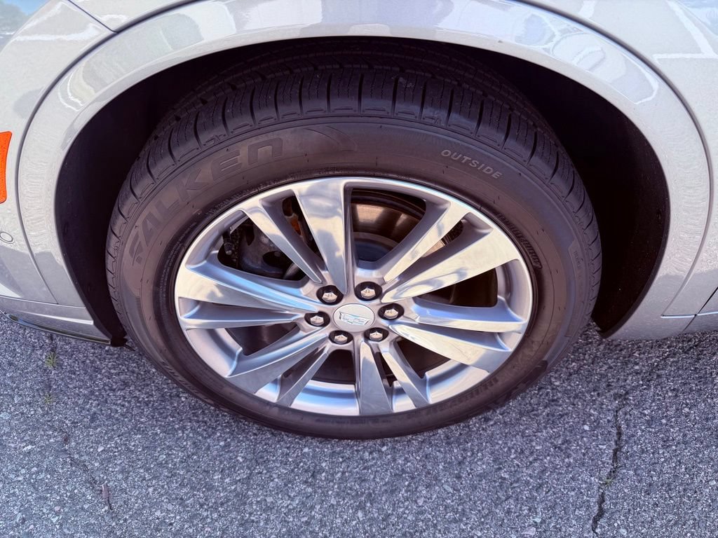 Used 2024 Cadillac XT6 Premium Luxury w/ Technology Package FWD image 19