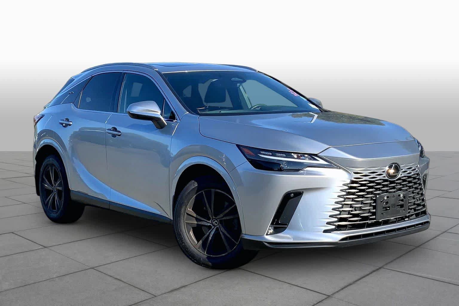 Used 2023 Lexus RX 350 Premium w/ Accessory Package AWD/4WD image 3