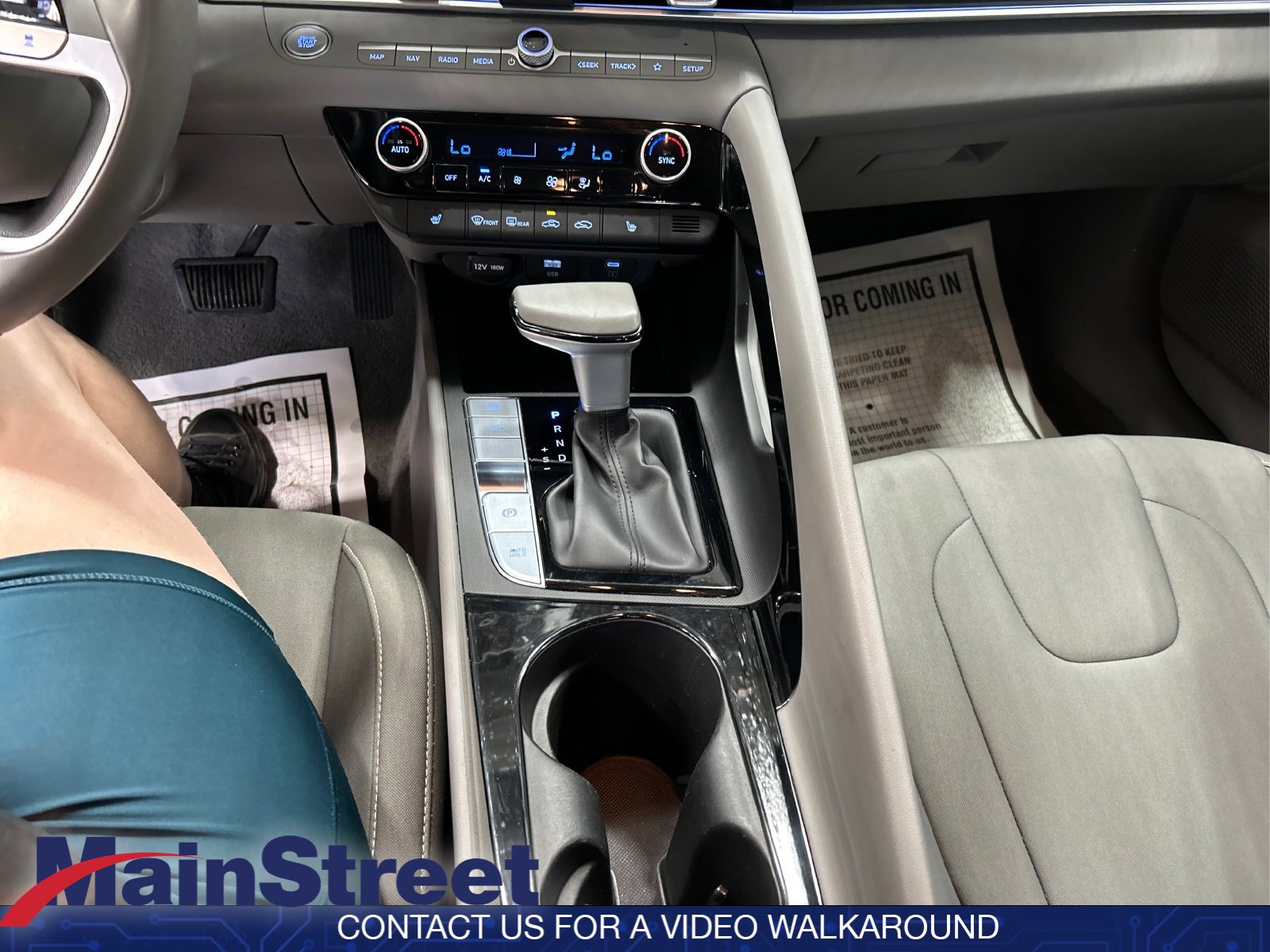 Used 2025 Hyundai Elantra SEL FWD image 15