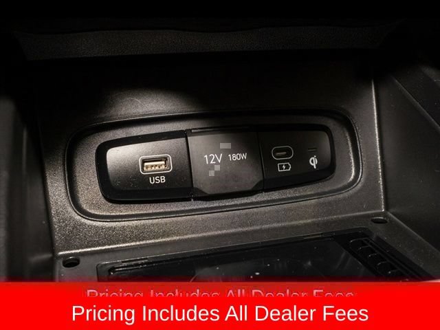 Used 2024 Hyundai Venue Limited FWD image 14