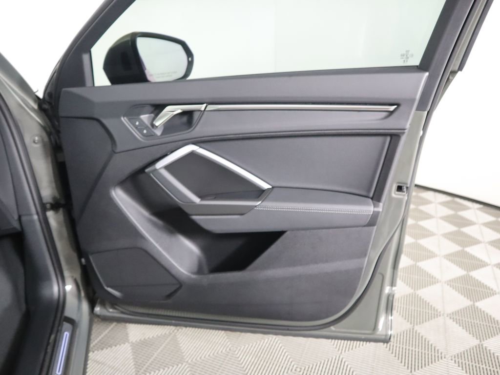 Used 2025 Audi Q3 2.0T Premium w/ Convenience Package image 27