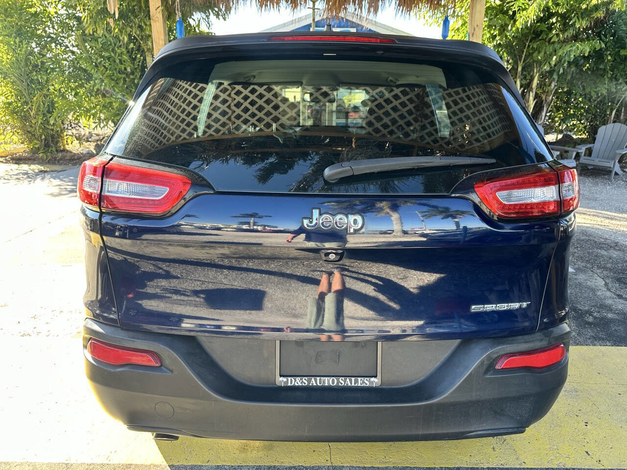 Used 2015 Jeep Cherokee Sport image 6