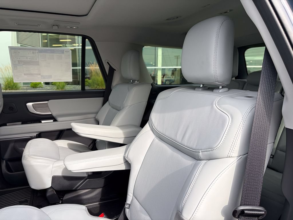New 2027 Ford Expedition Platinum AWD/4WD image 13