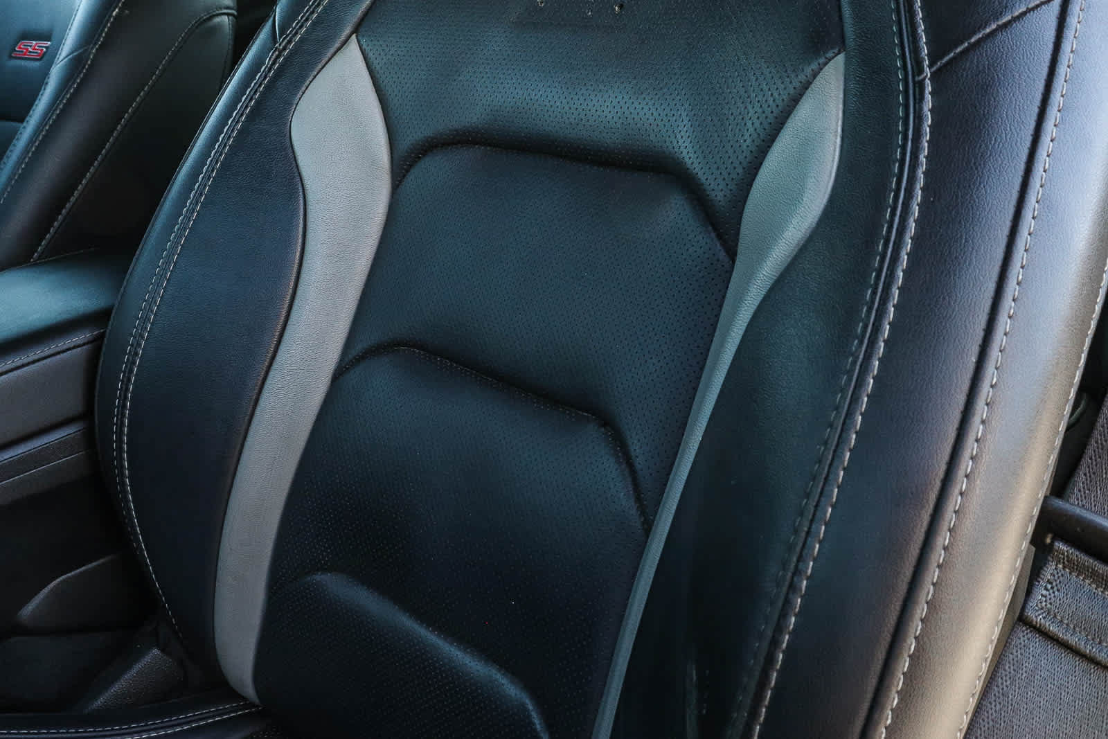 Used 2018 Chevrolet Camaro SS w/ Redline Edition RWD image 25