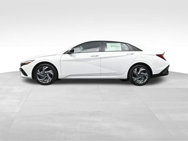 Certified 2025 Hyundai Elantra SEL FWD image 34