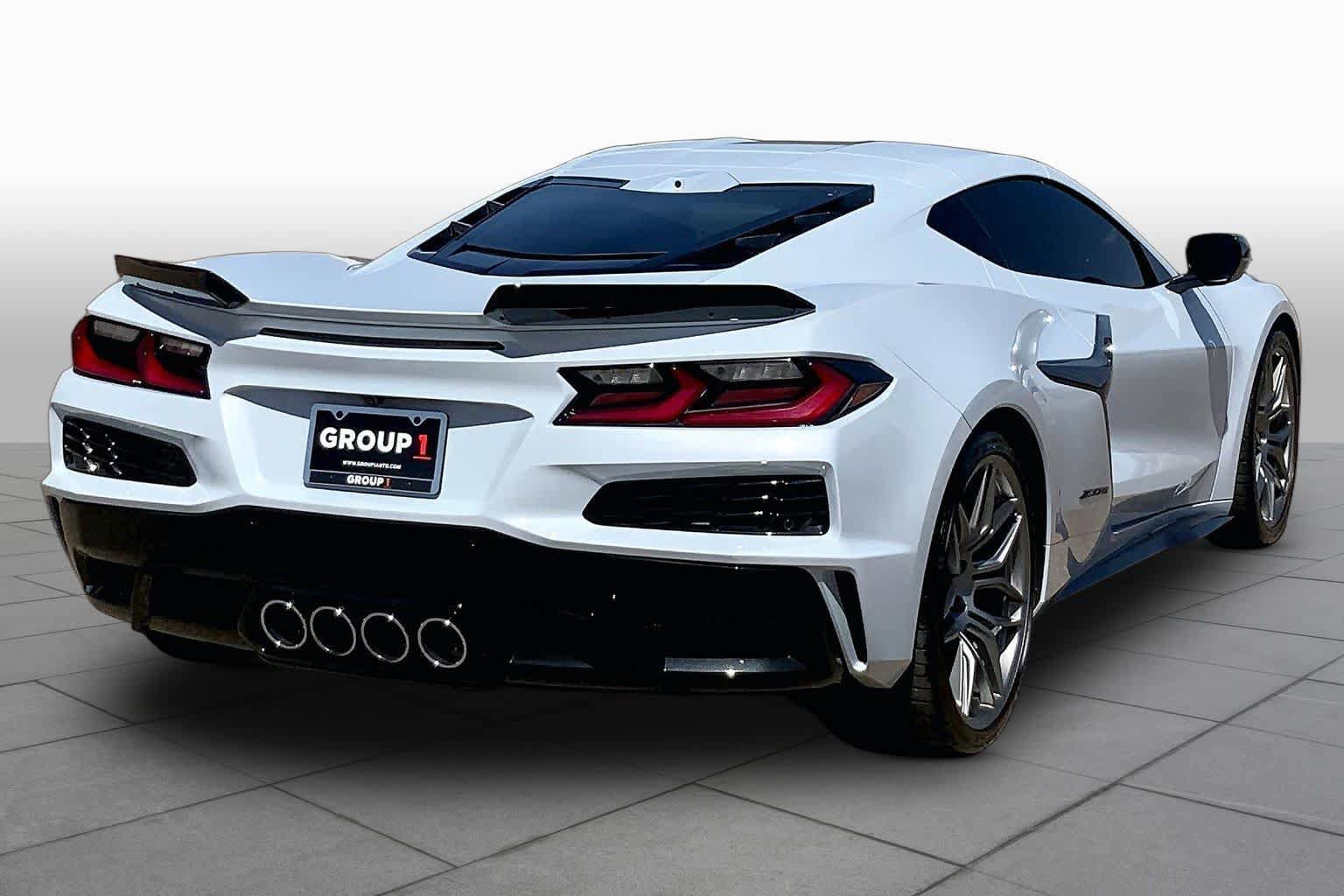 Used 2024 Chevrolet Corvette Z06 RWD image 13