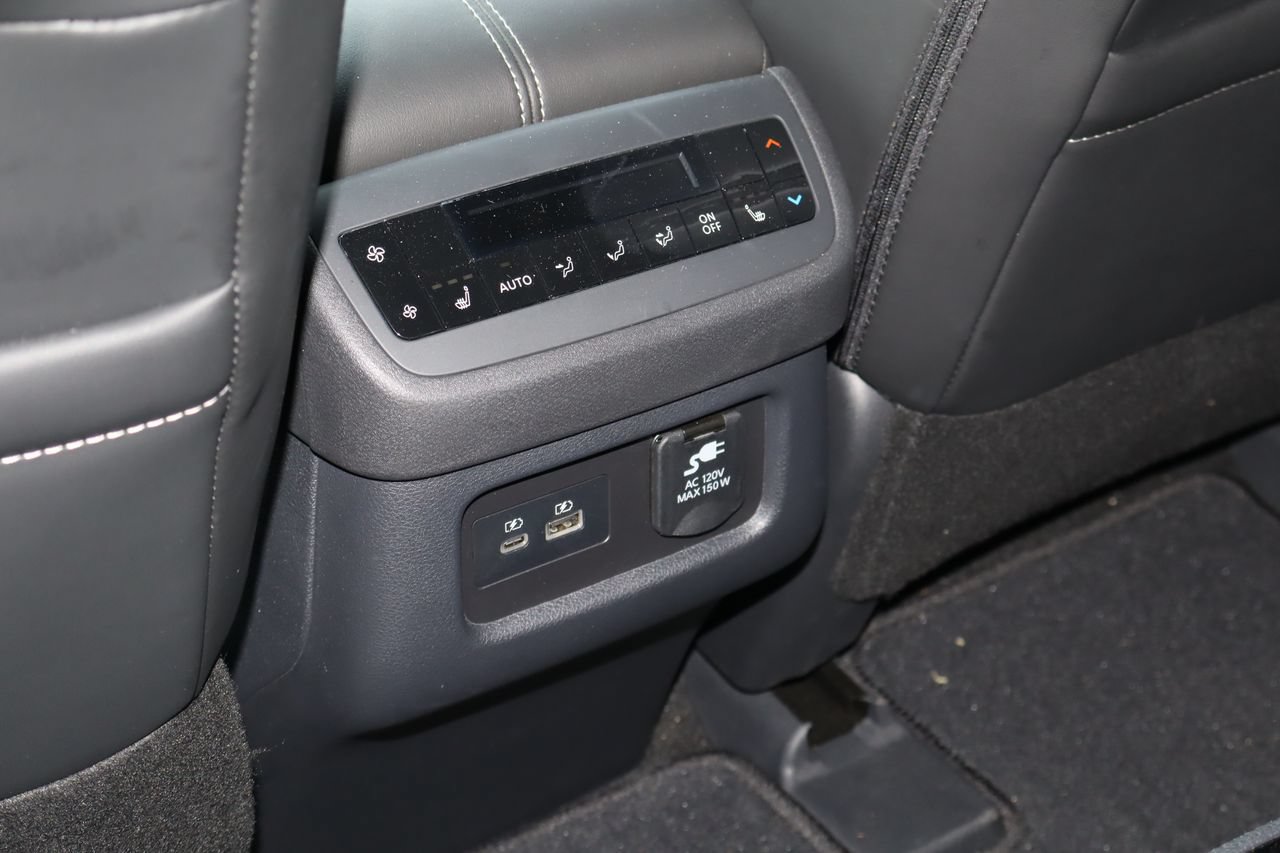Used 2025 Nissan Pathfinder Platinum FWD image 21