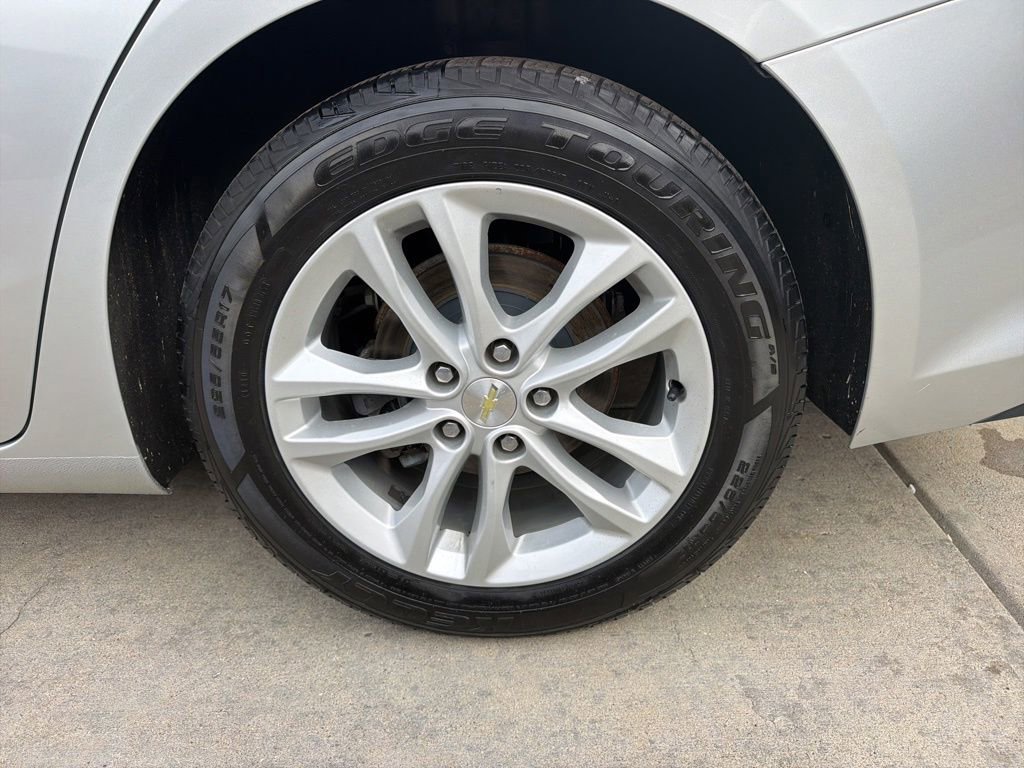 Used 2017 Chevrolet Malibu LT image 46