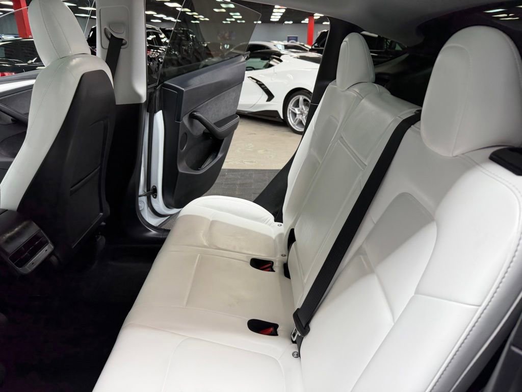 Used 2022 Tesla Model Y Long Range AWD/4WD image 37