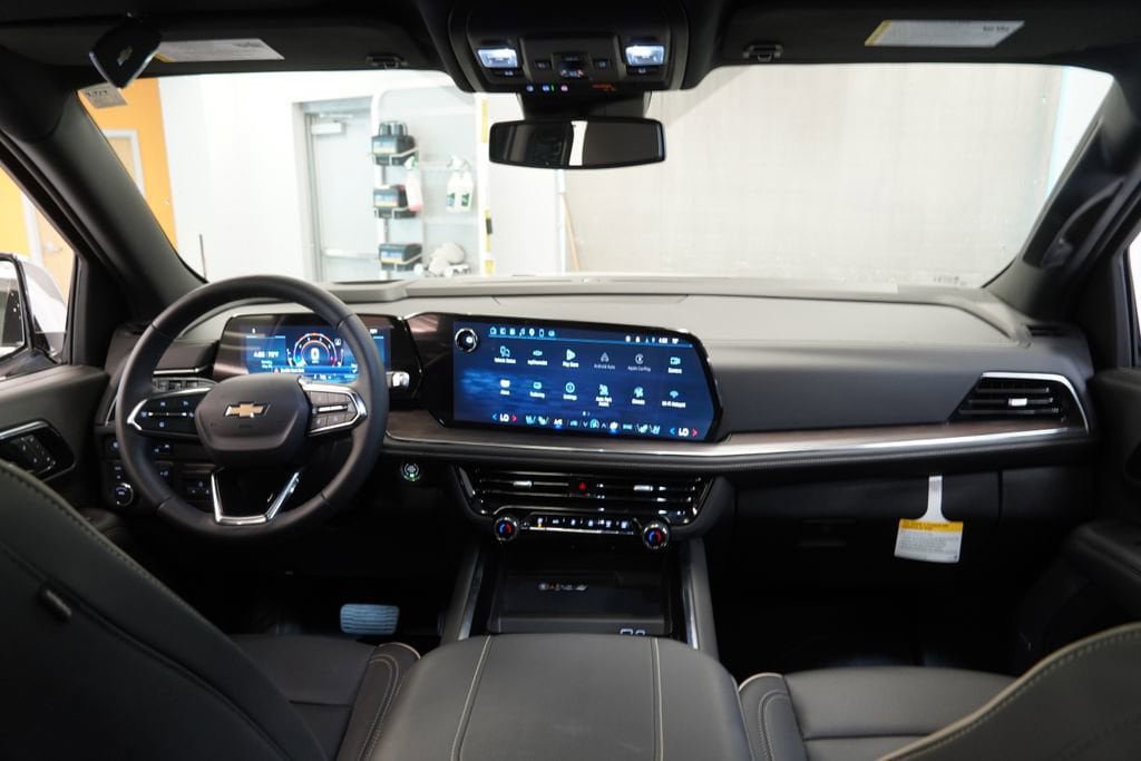 New 2025 Chevrolet Tahoe Premier w/ Sun And Tow Package AWD/4WD image 23
