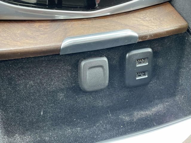 Used 2020 Cadillac Escalade Luxury image 38