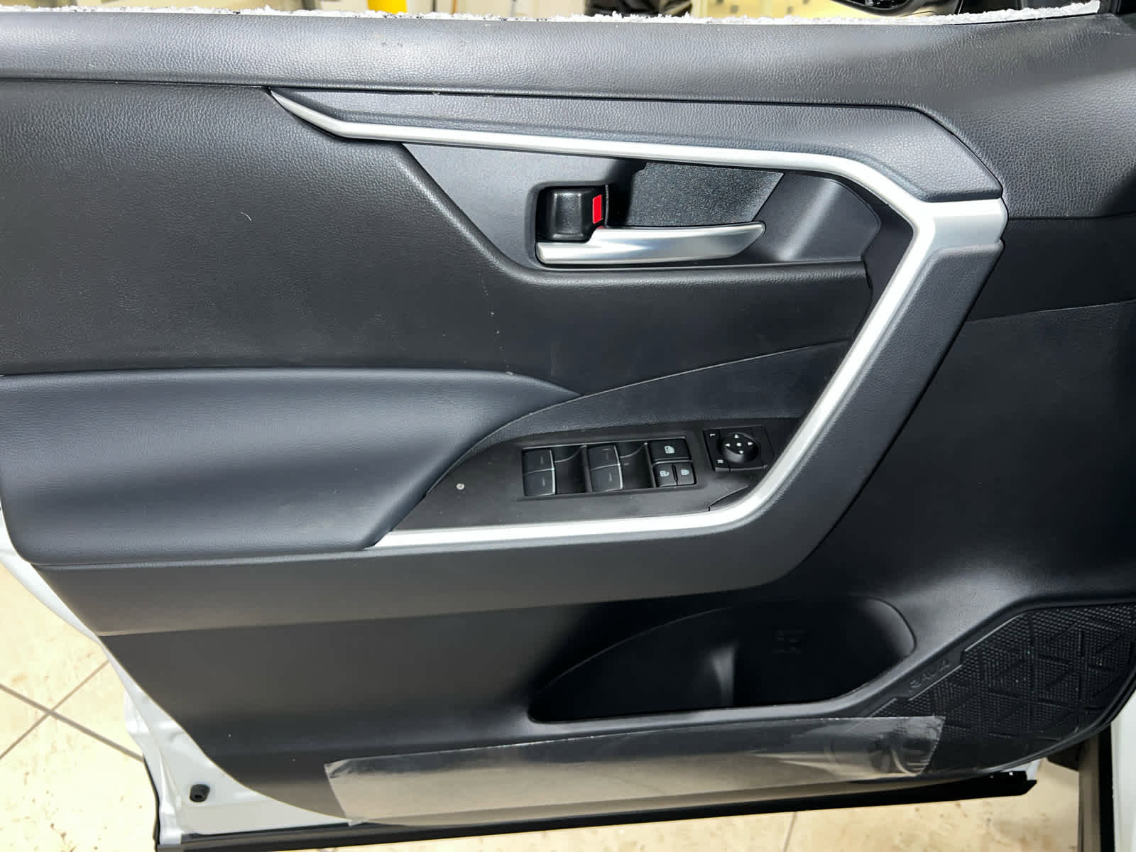 New 2025 Toyota RAV4 XLE image 11