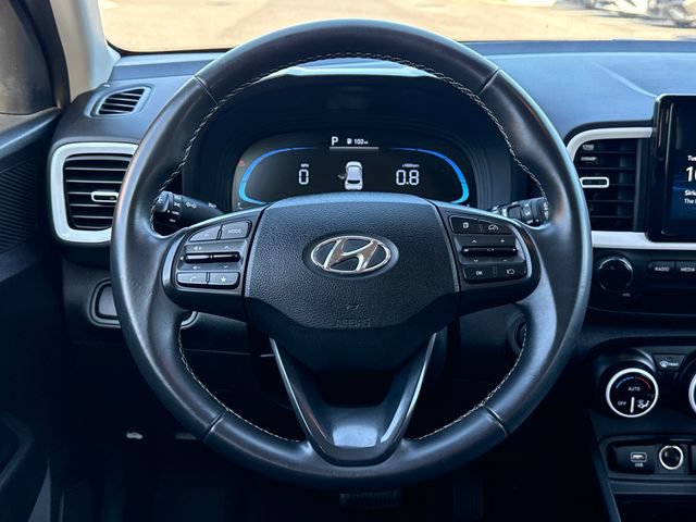 Used 2025 Hyundai Venue Limited FWD image 14