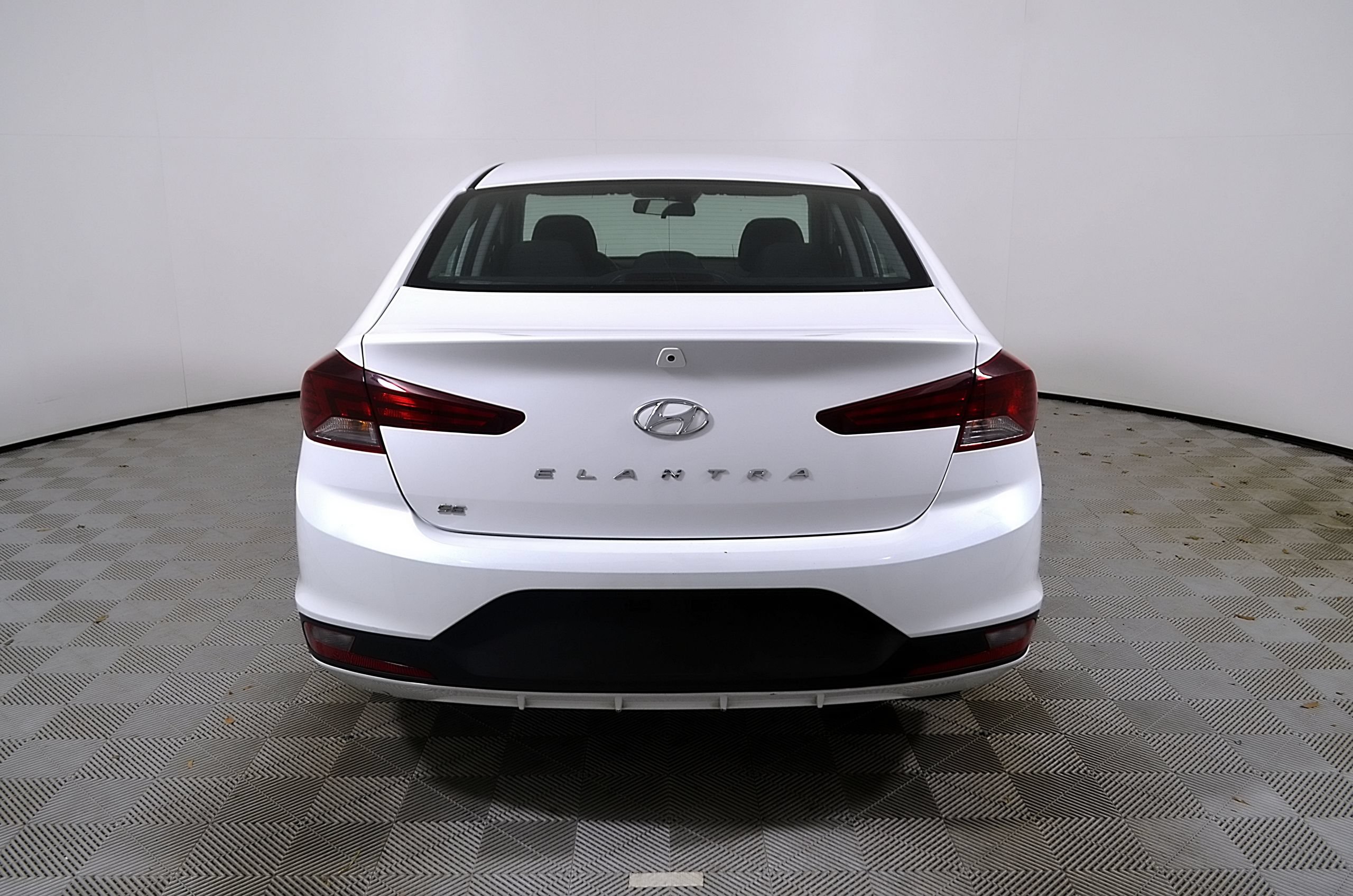 Used 2020 Hyundai Elantra SE w/ Cargo Package (C1) FWD image 8