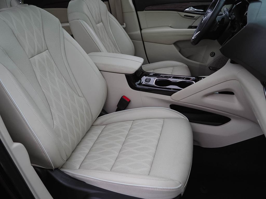 Used 2023 Buick Envision Avenir image 18