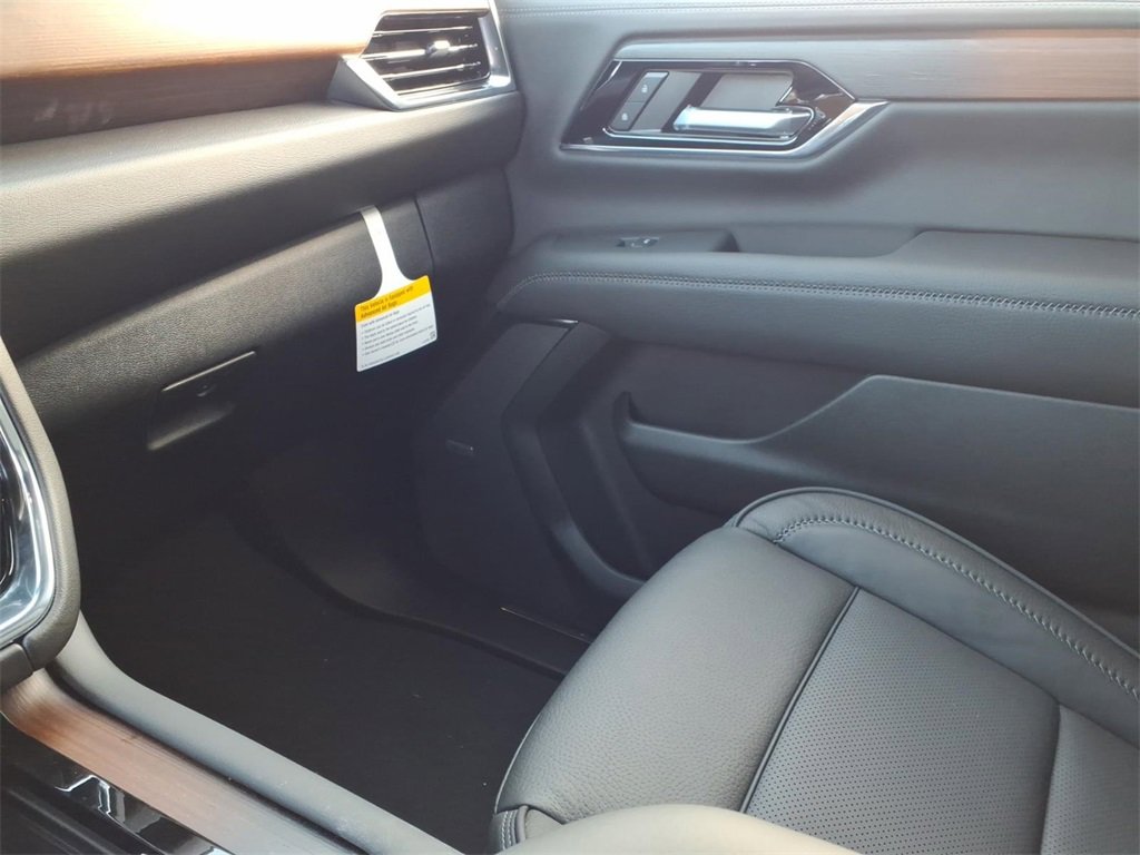 New 2026 GMC Yukon Denali w/ Denali Reserve Package image 14