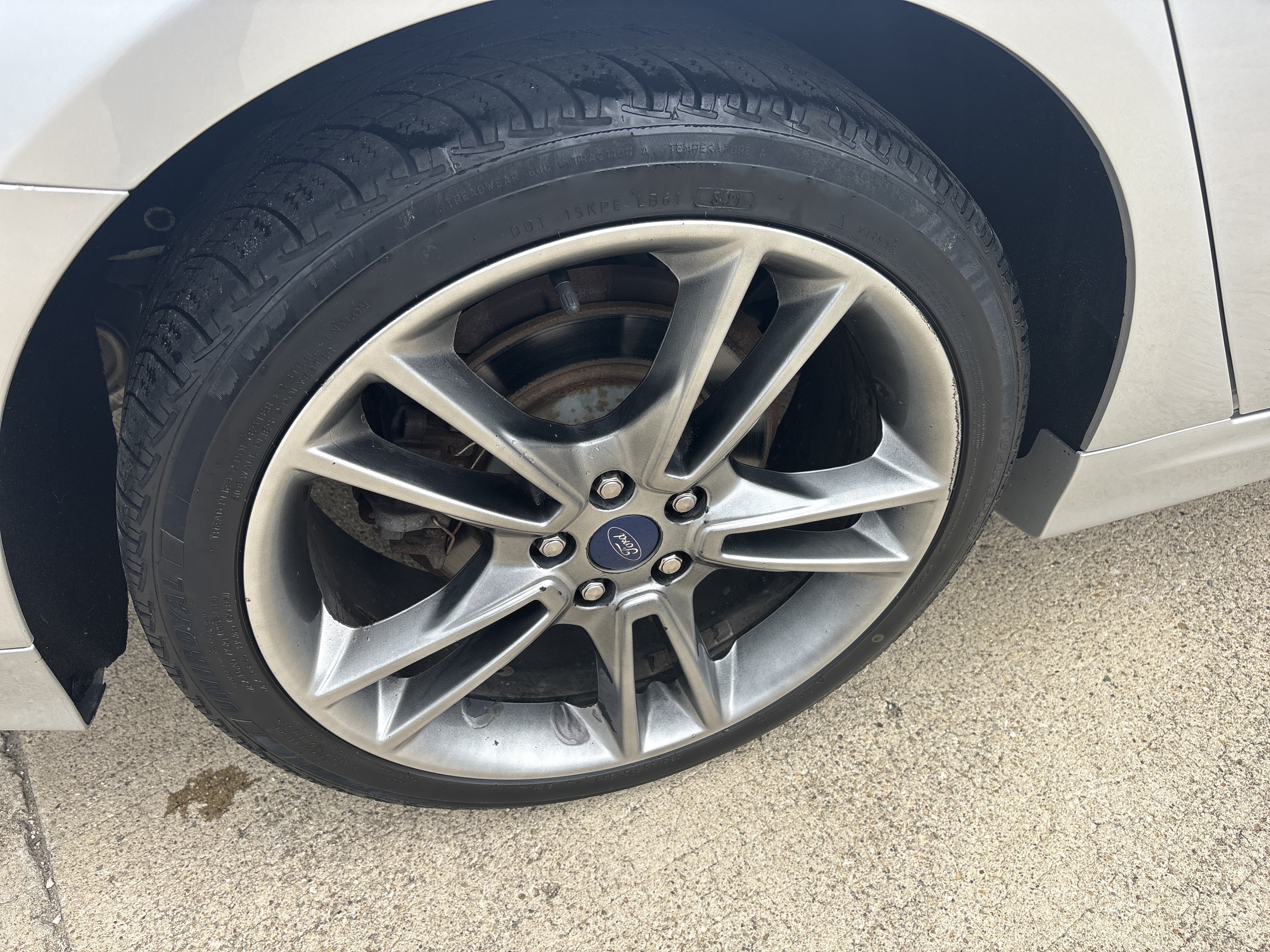 Used 2015 Ford Fusion Titanium FWD image 4