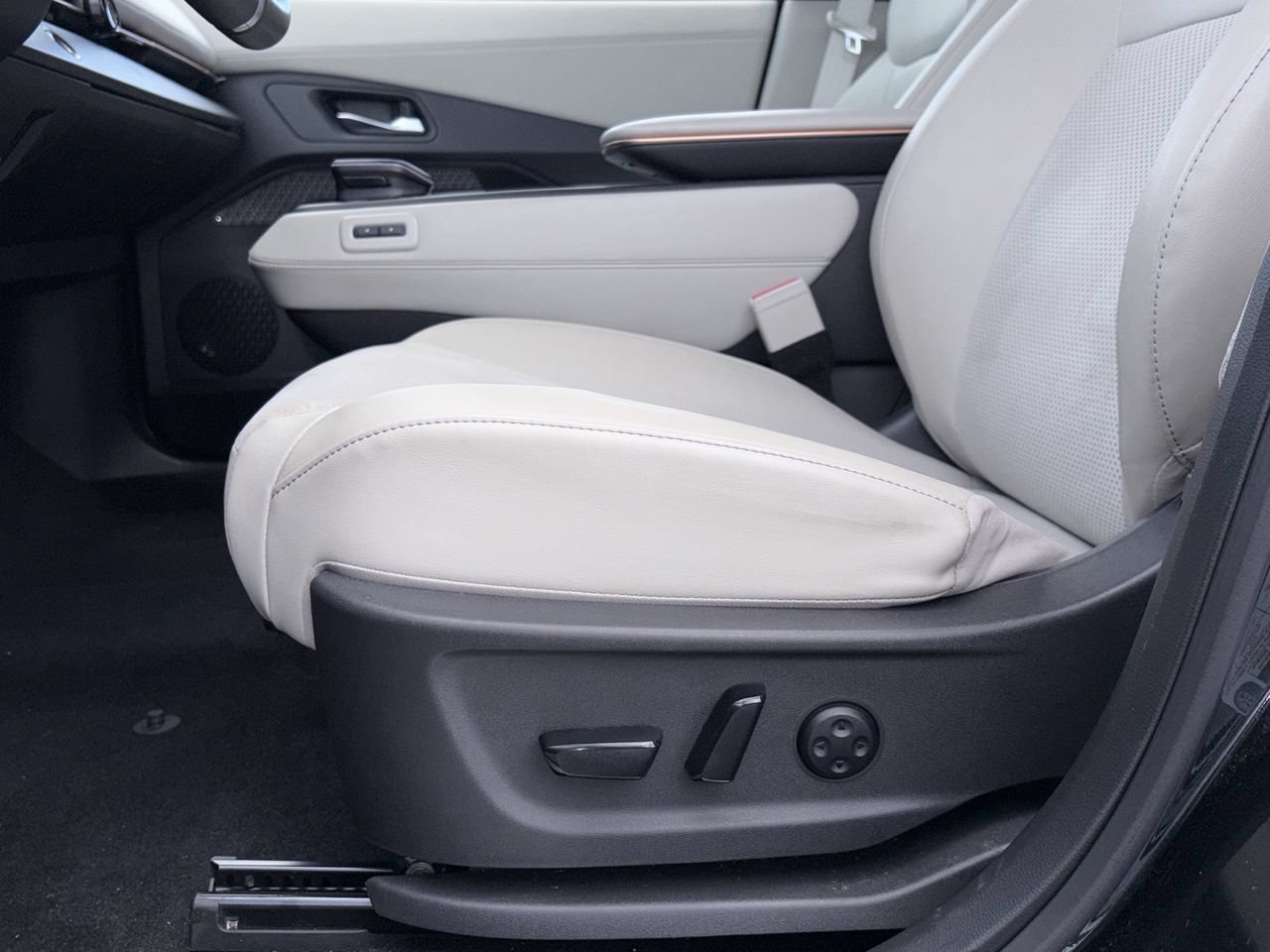 Certified 2024 Nissan Ariya AWD image 16