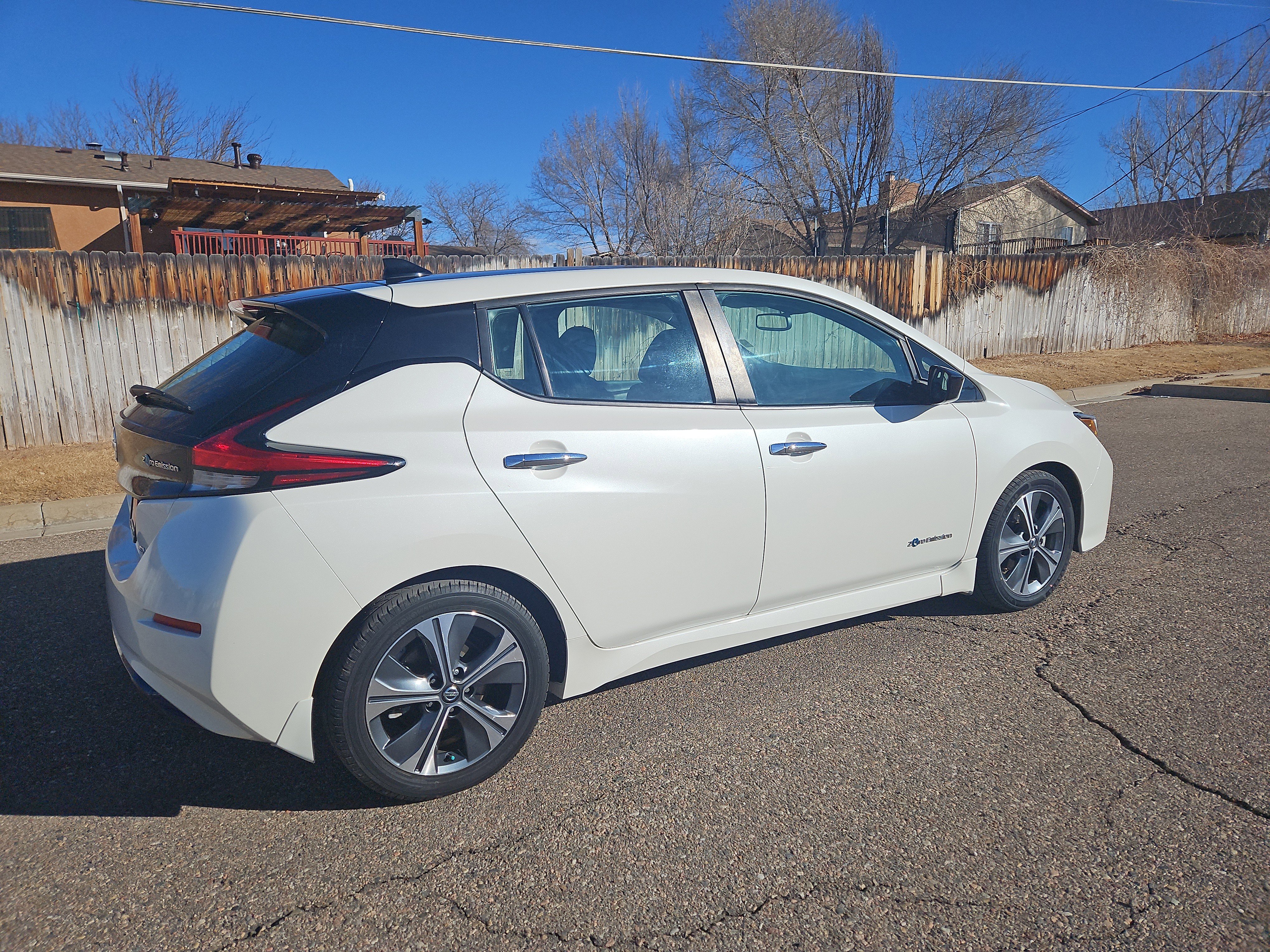 Used 2019 Nissan Leaf SV w/ SV Technology Package image 3