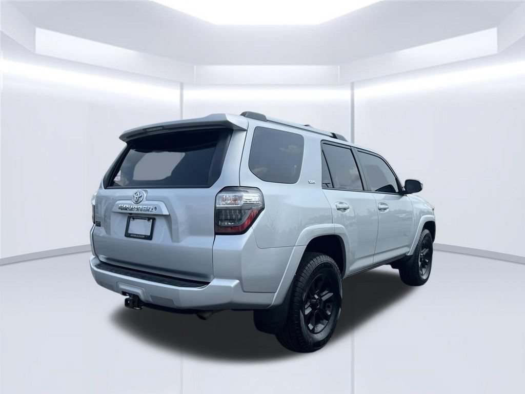 Used 2020 Toyota 4Runner SR5 AWD/4WD image 3