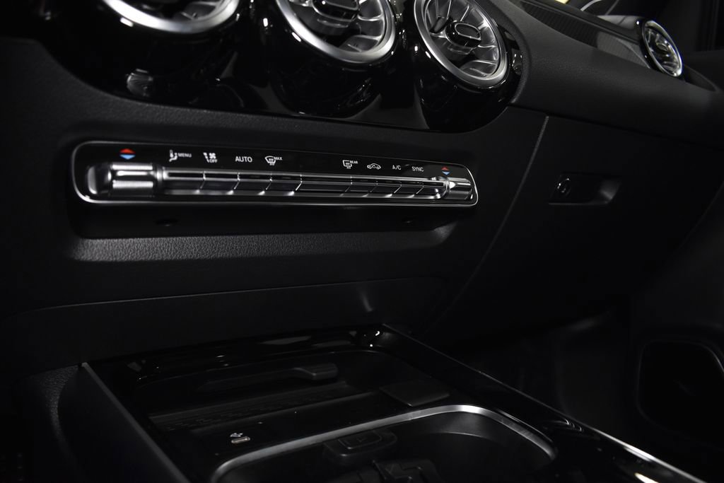 Certified 2024 Mercedes-Benz GLA 35 AMG 4MATIC image 30