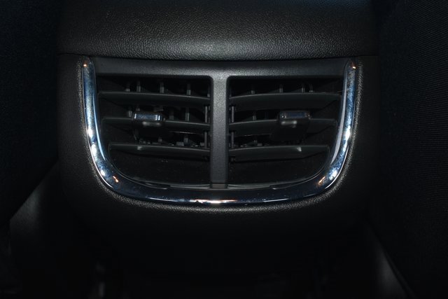 Used 2024 Chevrolet Malibu LT image 34