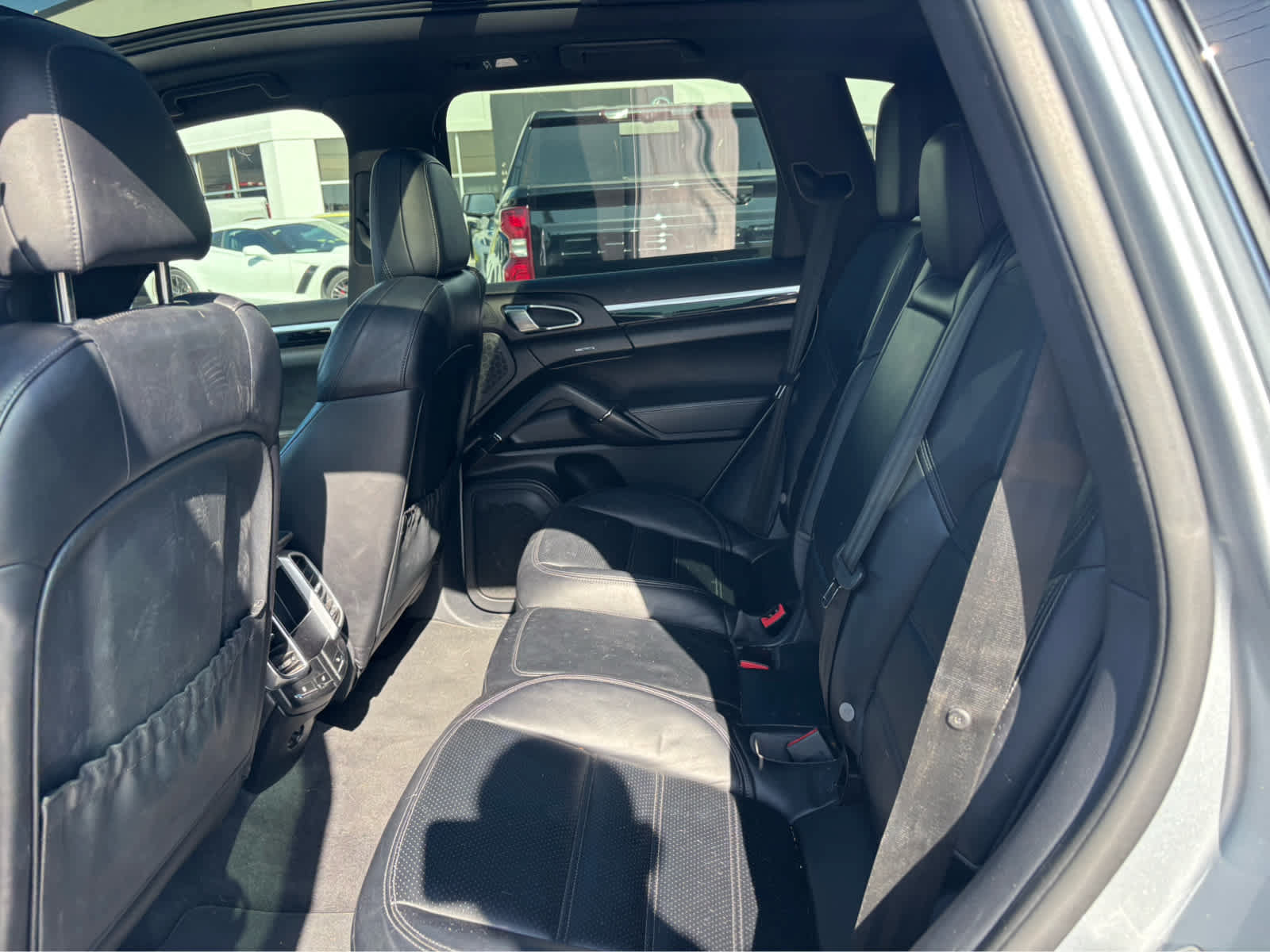 Used 2017 Porsche Cayenne S AWD/4WD image 11