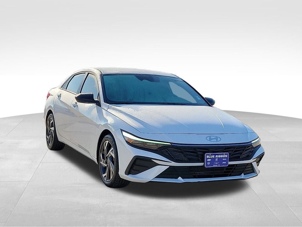 Used 2025 Hyundai Elantra Sport FWD image 1