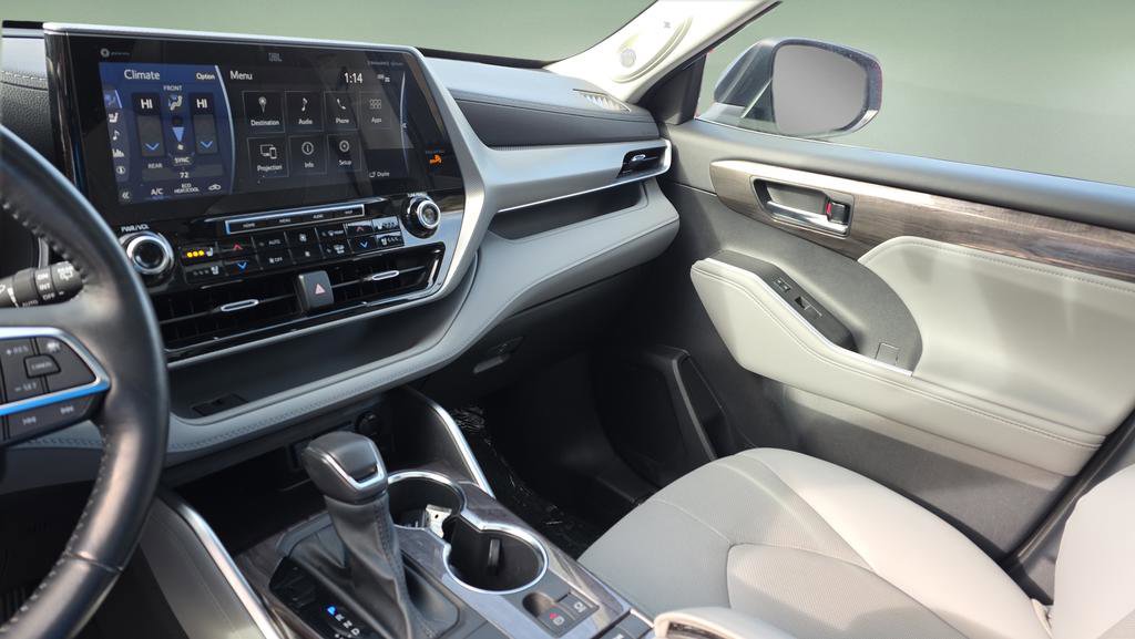 Used 2021 Toyota Highlander Platinum image 25