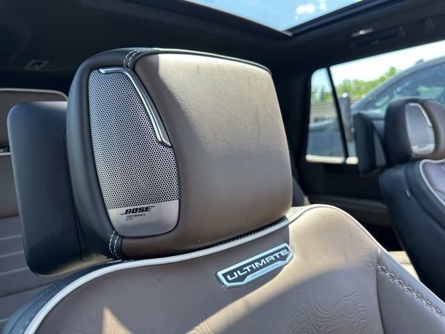 Used 2025 GMC Yukon Denali Ultimate AWD/4WD image 31