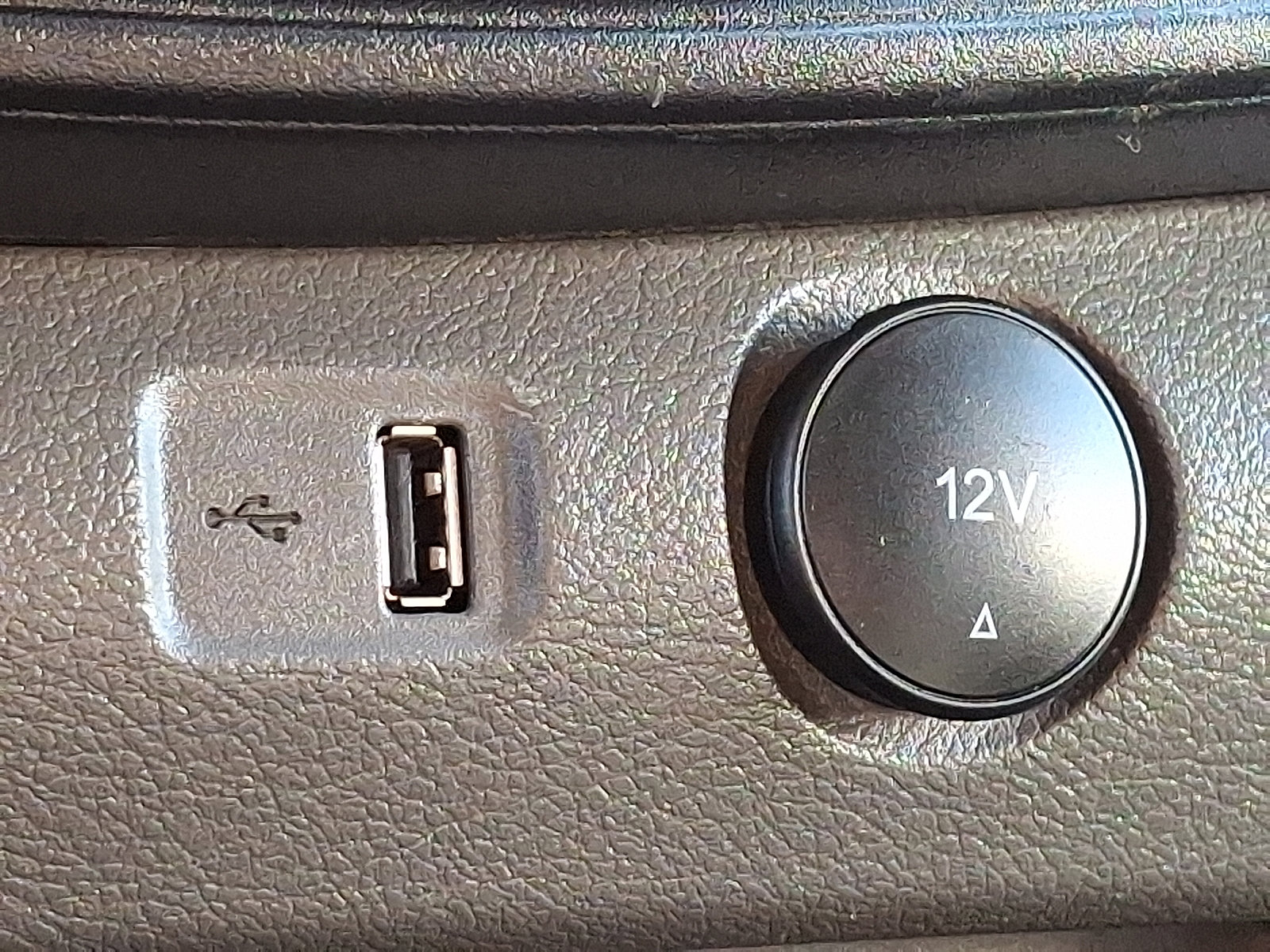 Certified 2024 Ford Transit 250 Low Roof w/ Exterior Upgrade Package image 21