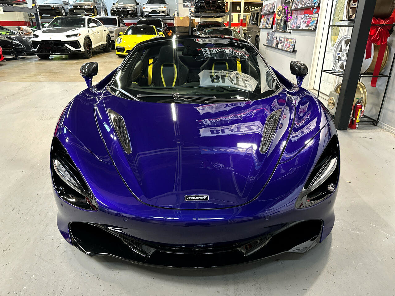 Used 2023 McLaren 720S Performance image 2