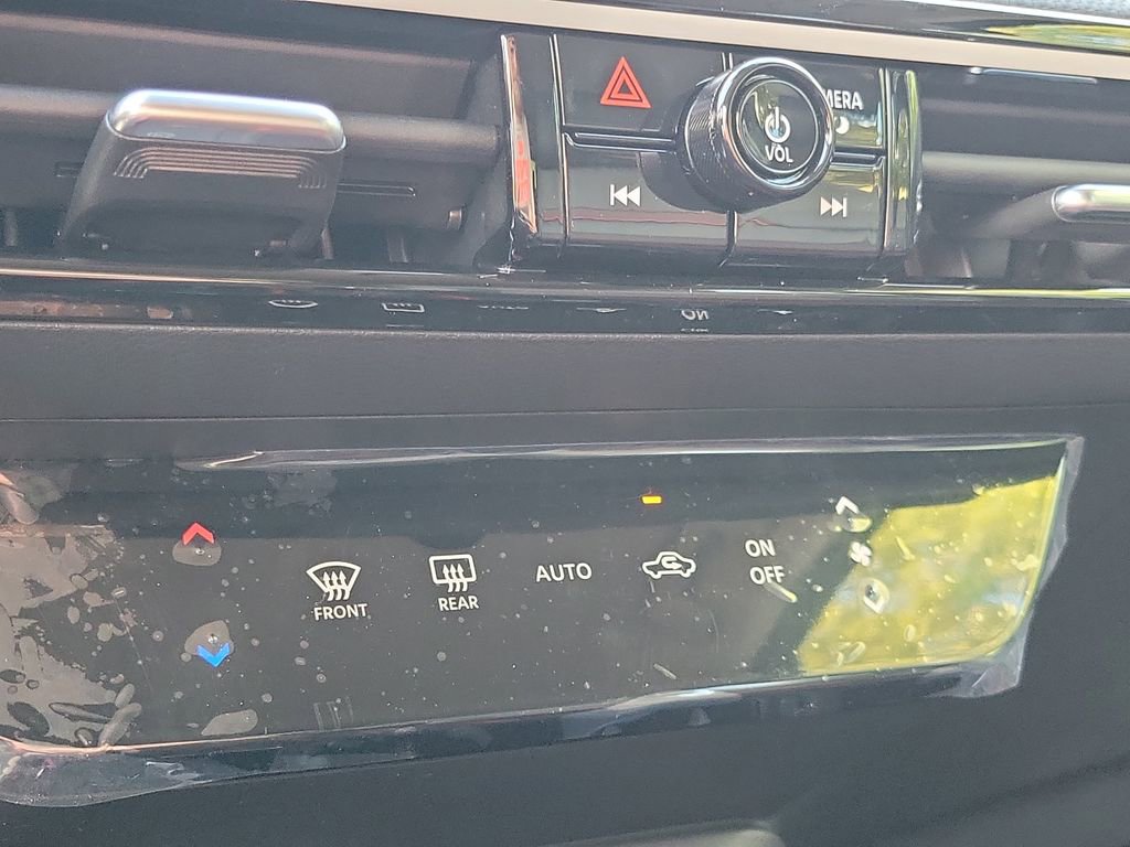 New 2025 Nissan Kicks SR image 33