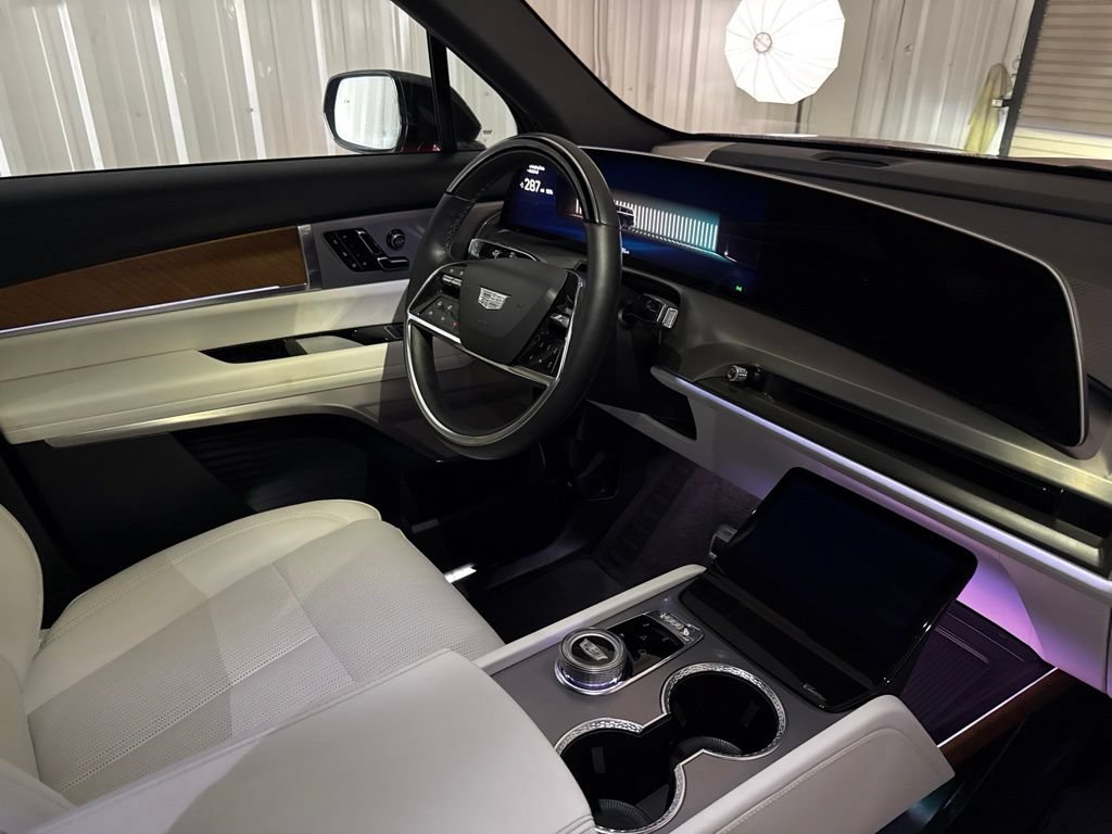 Certified 2026 Cadillac Vistiq Sport AWD/4WD image 29