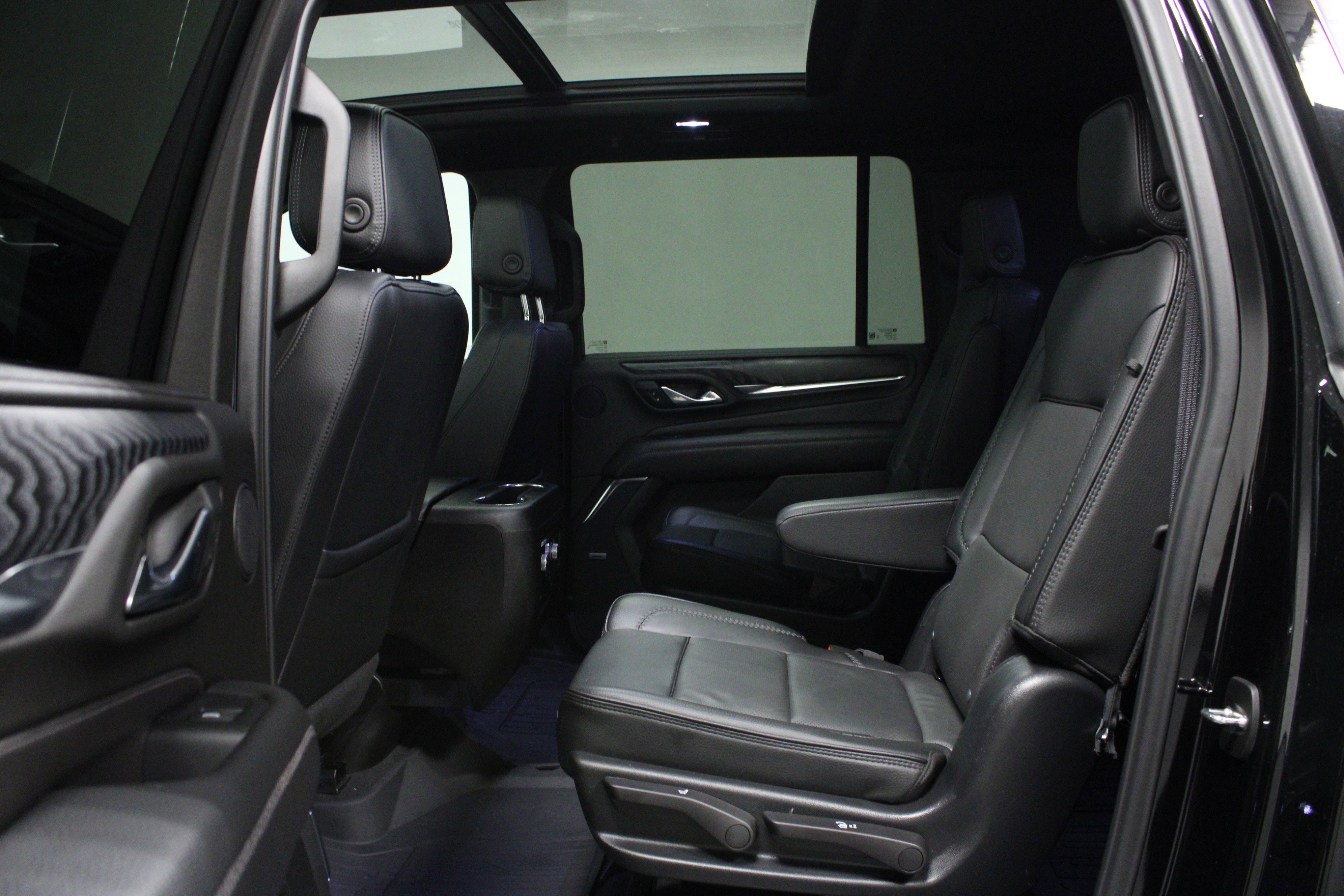 Used 2024 GMC Yukon XL Denali image 13