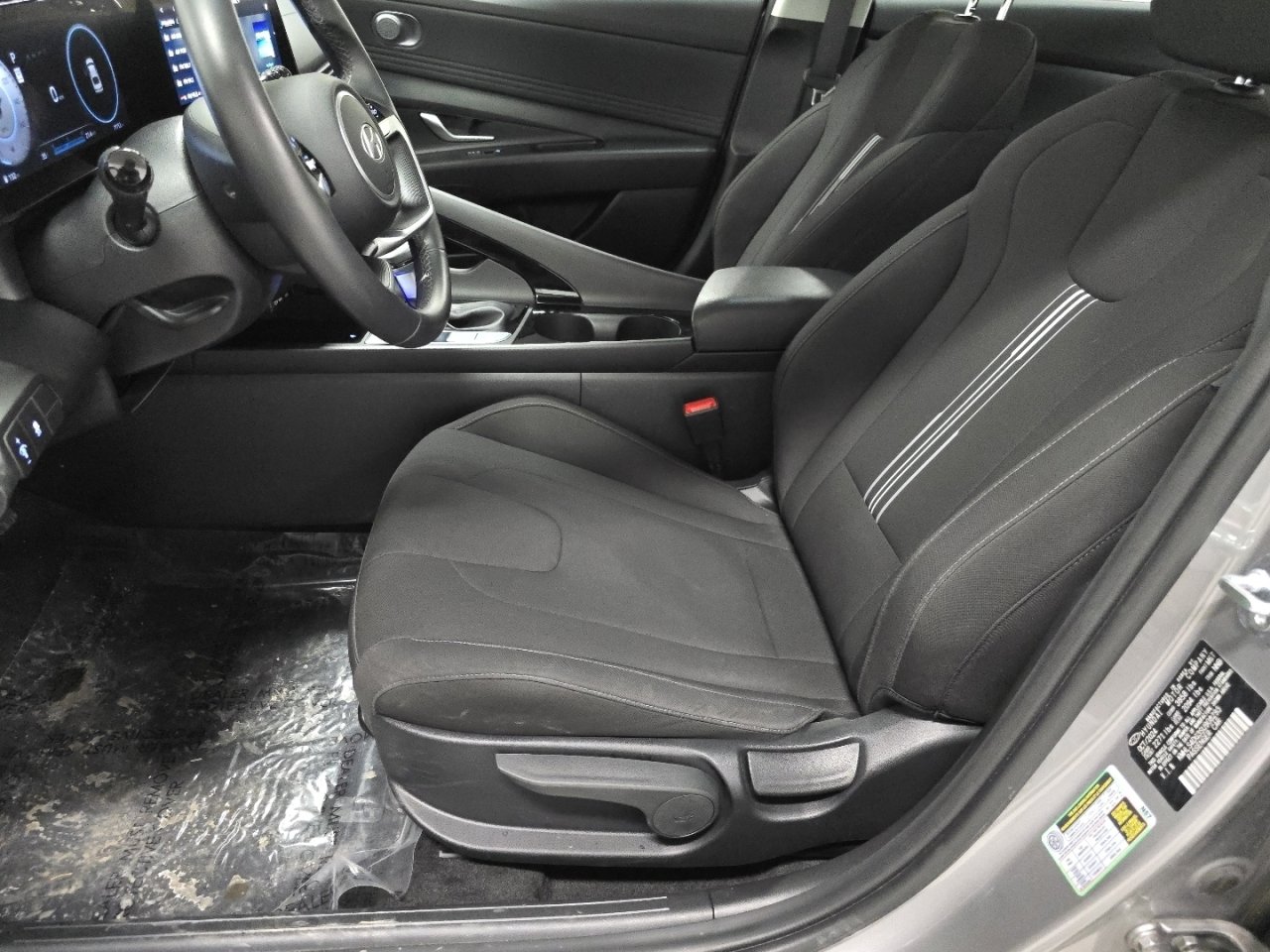 Used 2025 Hyundai Elantra SEL image 26