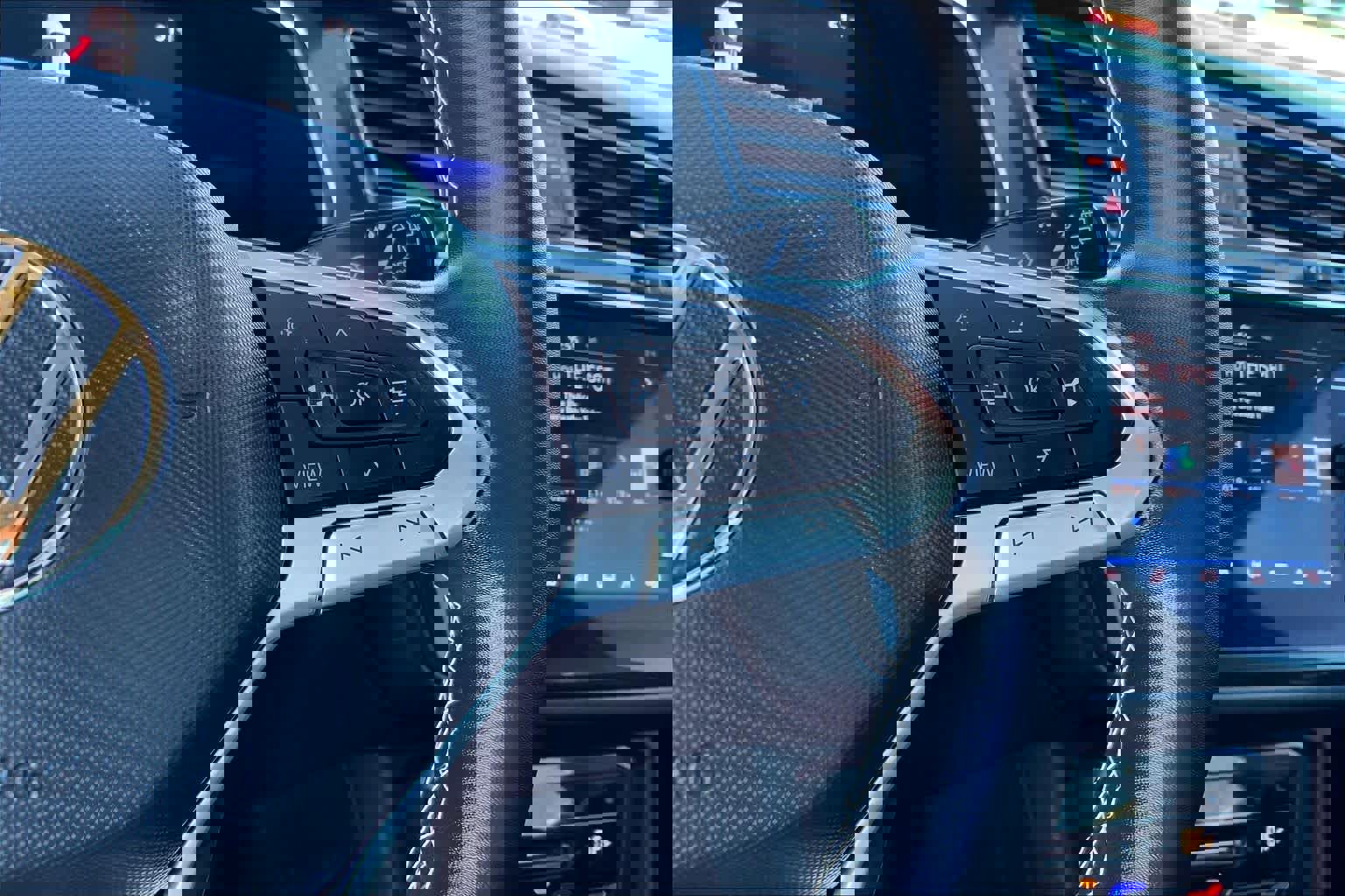 Used 2023 Volkswagen Tiguan SE image 24