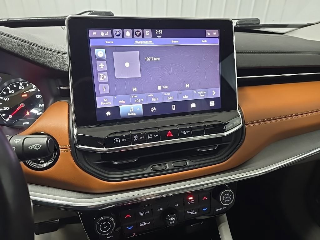 Used 2022 Jeep Compass Limited image 23